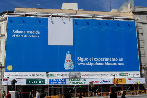 Skip madrid billboard outdoor blanca 1