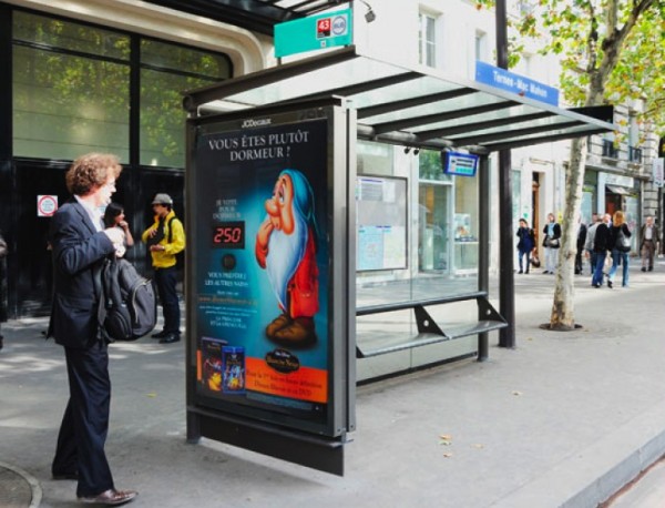 blanche neige JCdecaux posterscope nain mobilier urbain tactile 2