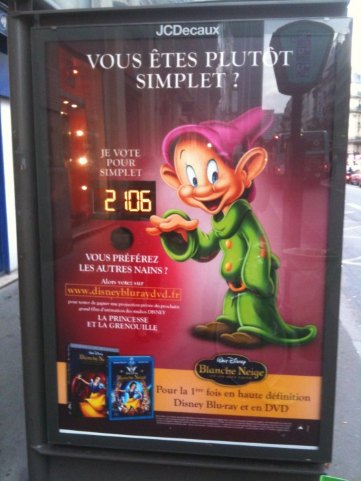 blanche neige JCdecaux posterscope nain mobilier urbain tactile