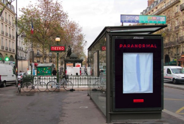 Paranormal film sortie france abri bus JCDecaux mobilier urbain outdoor alternatif marketing media