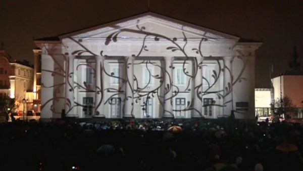 projection 3D vilnius lituanie sony ericsson hopper invasion pr stunt 2