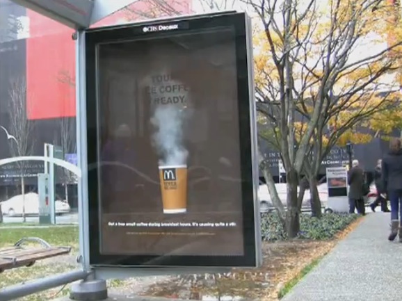 Cossette agence café coffee mcdo mcdonald's gratuit outdoor street marketing ambient 1