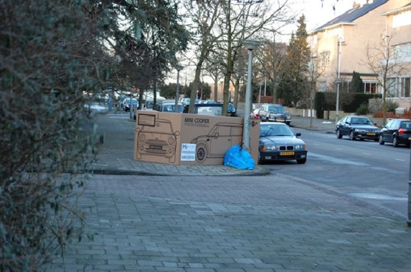 Mini Cooper Amsterdam ambient guerilla marketing street paquet cadeau emballage alternatif rue 3