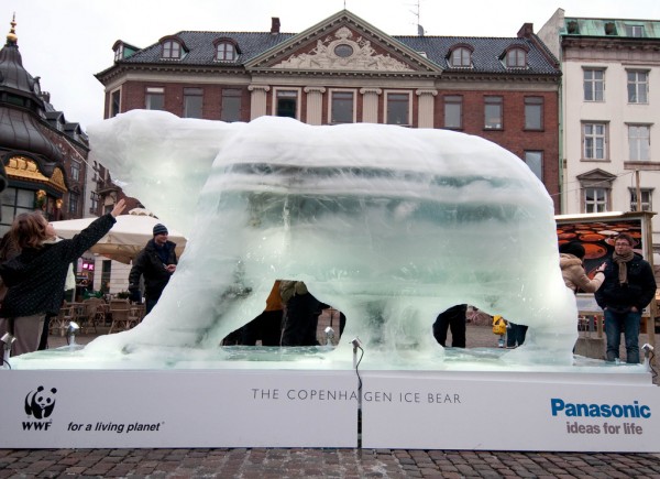 copenhagen copenhague WWF ice glace sculpture PR stunt center sommet arctic arctique ONG marketing alternatif ours bear 3