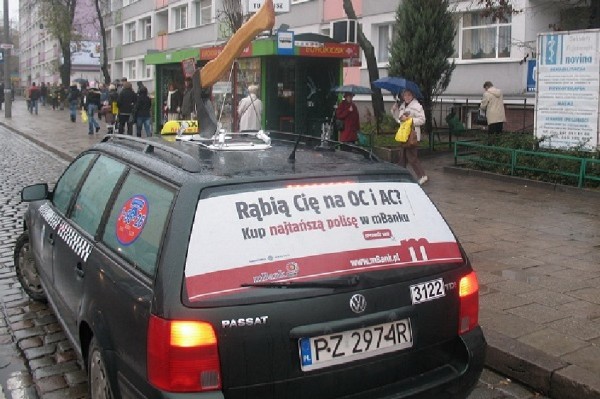mbank ambient marketing taxi outdoor billboard hache pologne varsovi 1