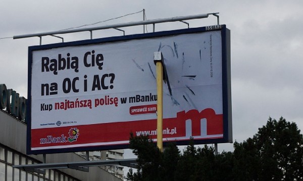 mbank ambient marketing taxi outdoor billboard hache pologne varsovi 4 600x359 Как польские операторы сотовой связи рубанули тарифы