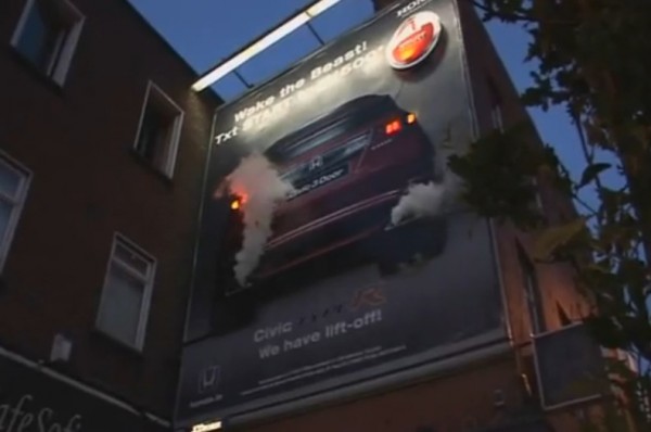 Honda civic type R billboard affichage outdoor digital interactif interactive JCDecaux Innovate 3