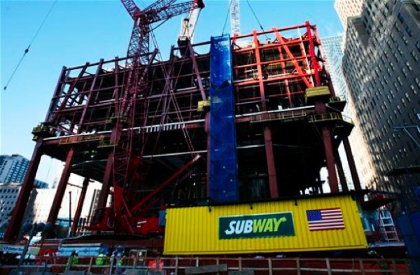 floating subway restaurant freedom tower NYC NY ground zero coup de pub PR stunt alternatif marketing outdoor 1