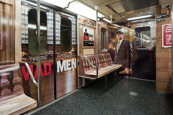 Mad-Men-NY-underground-m%C3%A9tro-ambient-marketing-alternatif-street-HBO-s%C3%A9rie-don-draper-600x400.jpg