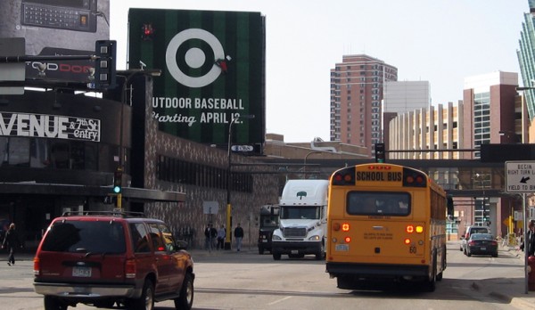 target field logo. du Target Field.