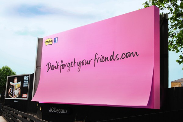 http://www.paper-plane.fr/wp-content/uploads/2010/05/Post-it-g%C3%A9ant-huge-london-londres-30th-dont-forget-your-friends-2-600x401.jpg