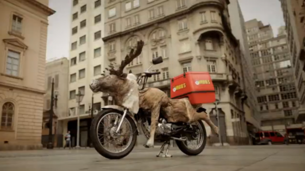 antonio correa moto reindeer renne habib's brazil bresil ambient marketing alternatif livraison fast food 2