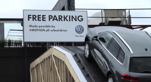 free parking canada toronto volkswagen touareg ambient marketing toronto voiture car 2